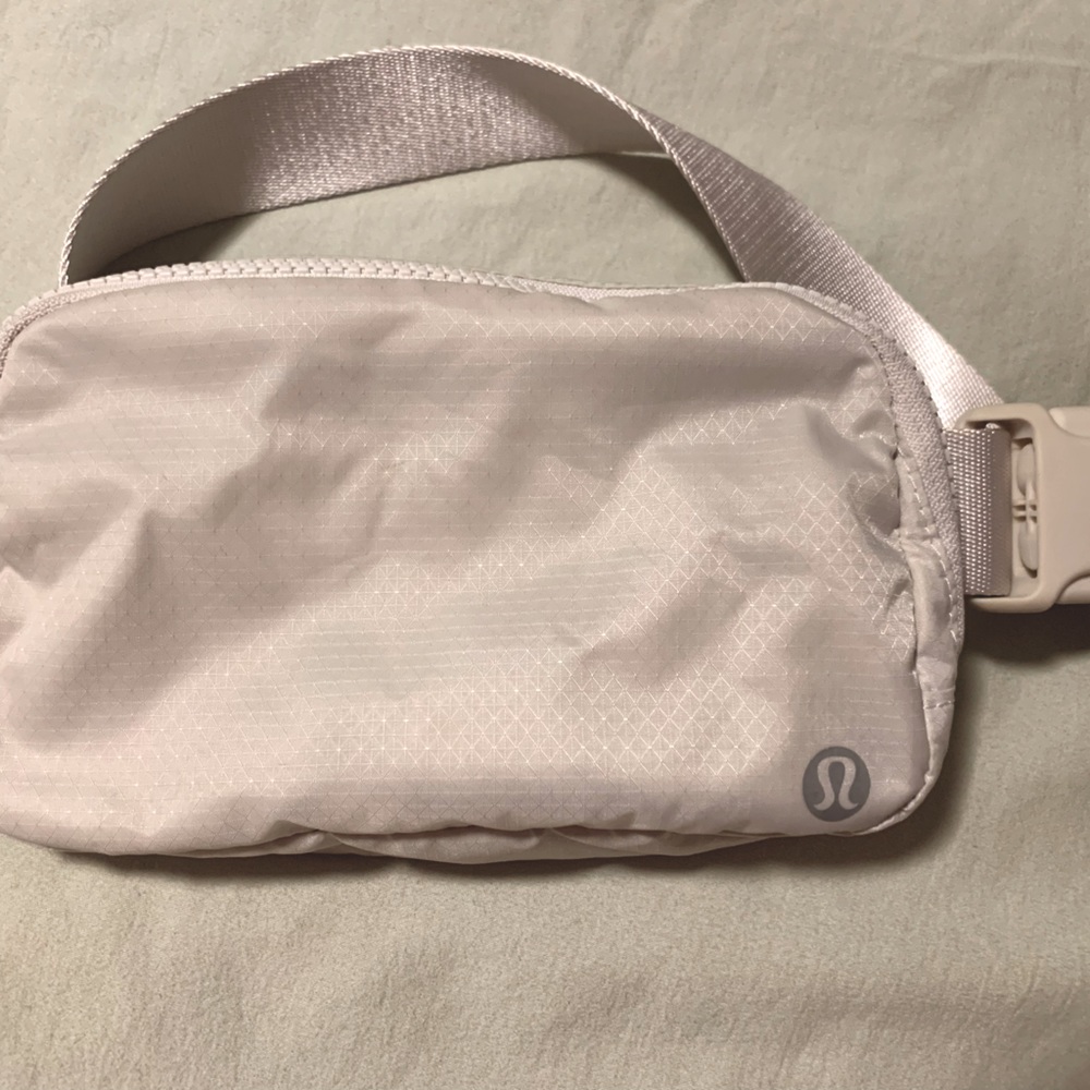 White lululemon belt bag